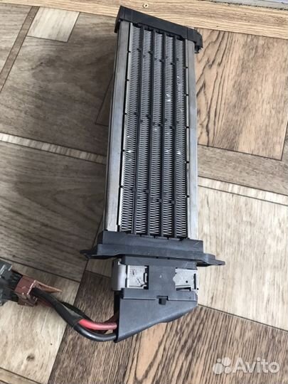 Митцубиси L200 радиатор отопителя электрический
