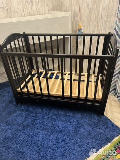Детская кроватка с матрасом