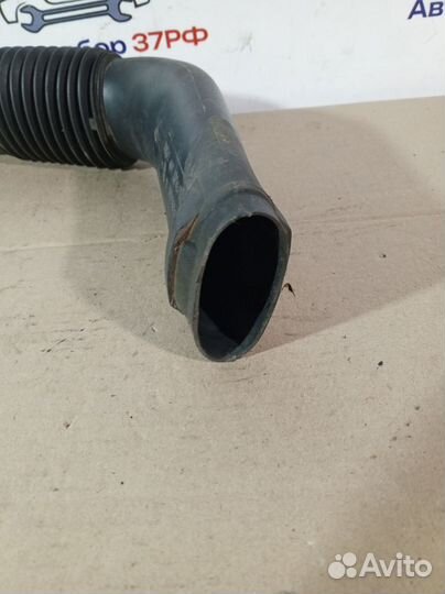 Патрубок воздушного фильтра Nissan Terrano