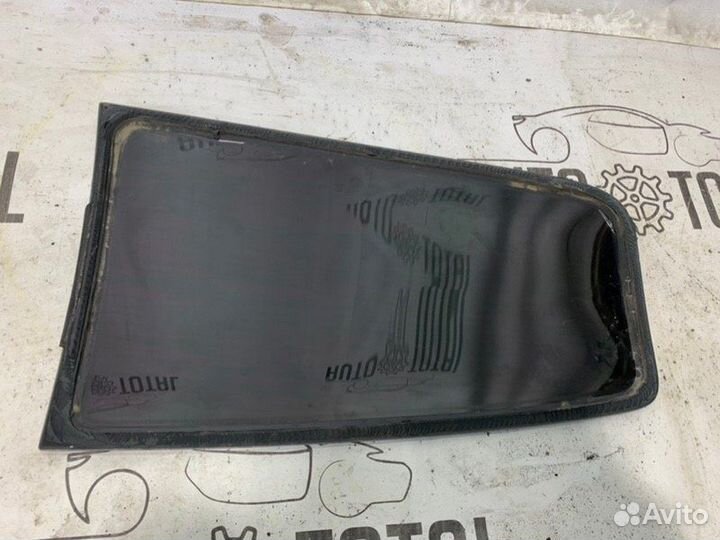 Стекло в крыло левое Renault Clio хэтбек 2001