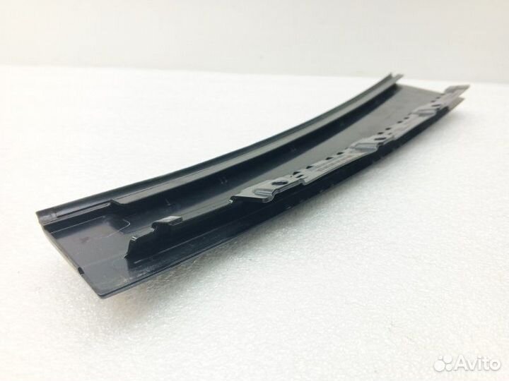 Накладка рамки двери задняя левая Audi Q5 FY 2.0