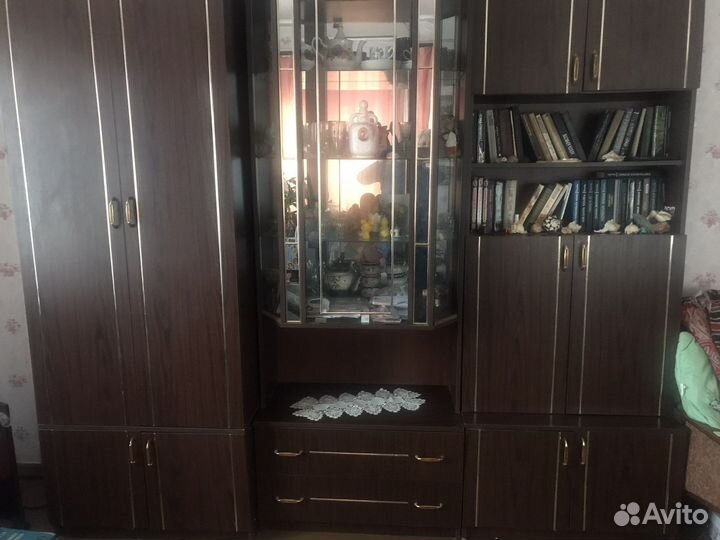 Сервант, шкаф