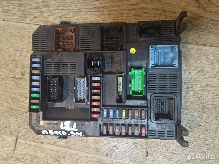 Блок салонный Peugeot 301