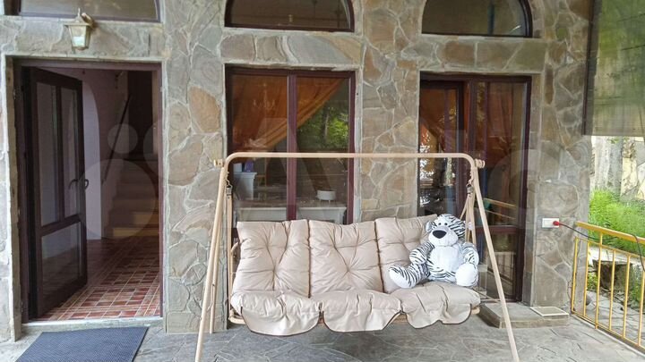 Коттедж 300 м² на участке 13,5 сот.