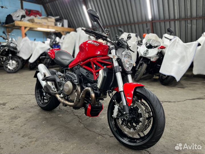 Ducati Monster 1200