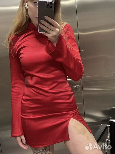 Маленькое красное платье