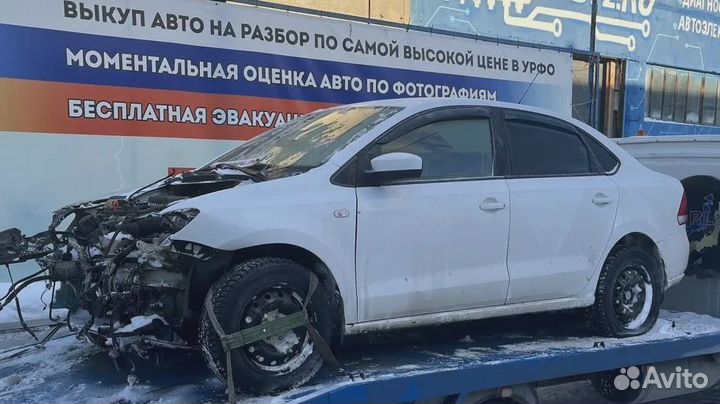 Стекло двери задней правой Volkswagen Polo Sedan