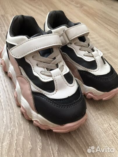 Кроссовки для девочки