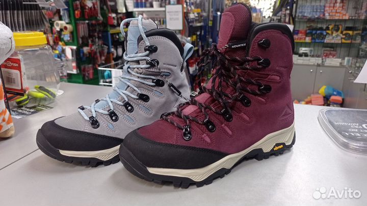 Треккинговые ботинки