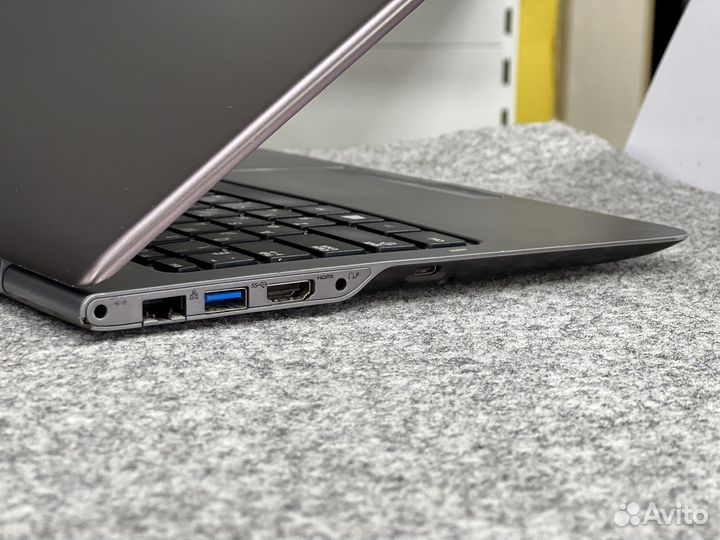 Алюминиевый Samsung NP530U3C 13.3 Core i5-3317U