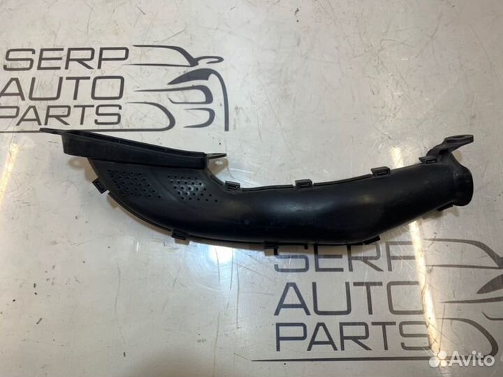 Воздухозаборник Ford Focus 3 CB8 1.6L duratec