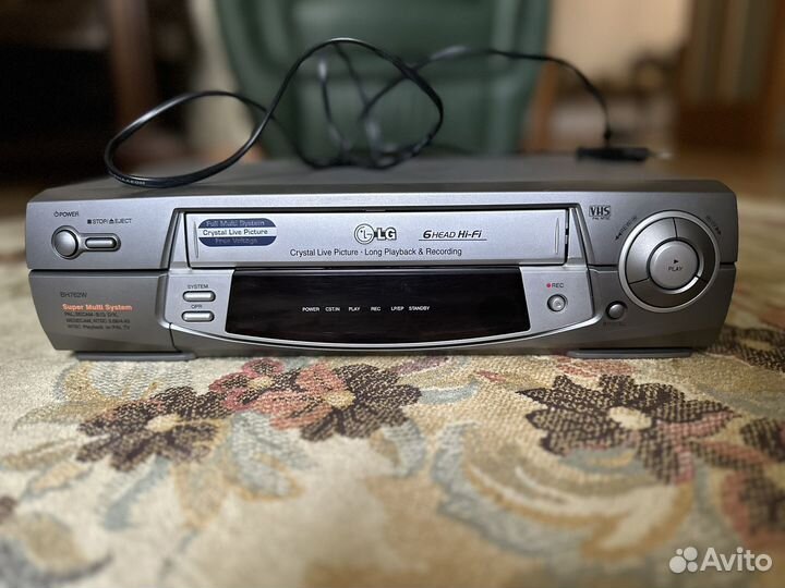 Видеомагнитофон LG