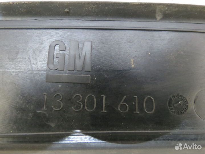 Водосток крышки багажника Opel Astra J