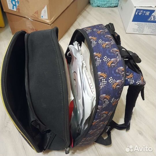 Школьный рюкзак