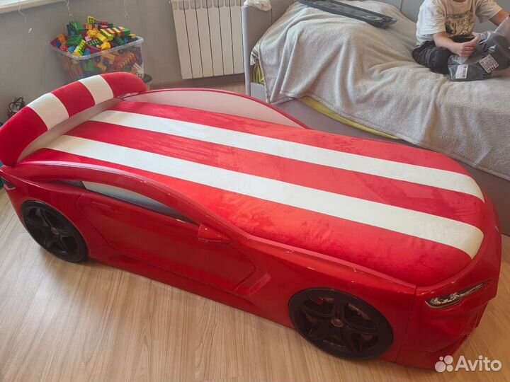 Детская кровать машина с подсветкой