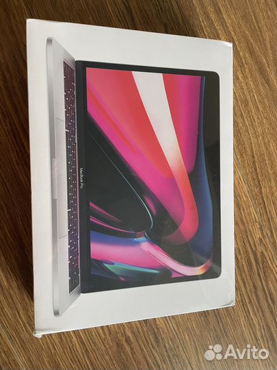 Macbook pro 13 2022 m2 512 mneq3