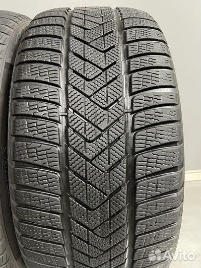 Pirelli Scorpion Winter RFT 275/40 R21