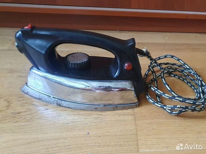 Утюг советский электрический