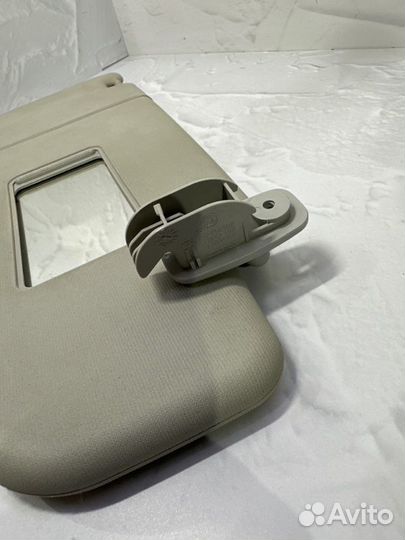 Козырек солнцезащитный правый Skoda Octavia 1U2