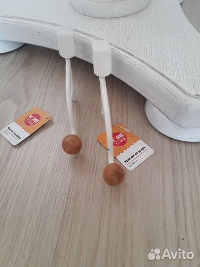 Вешалка на дверь