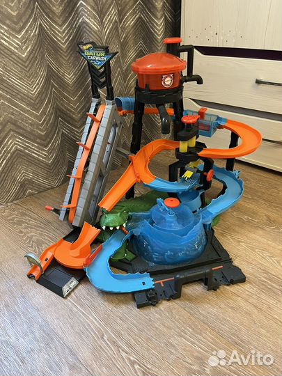 Трек Хот вилс автомойка