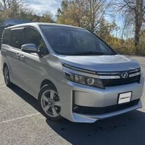 Toyota Voxy 2.0 CVT, 2017, 117 000 км, с пробегом, цена 1 990 000 руб.