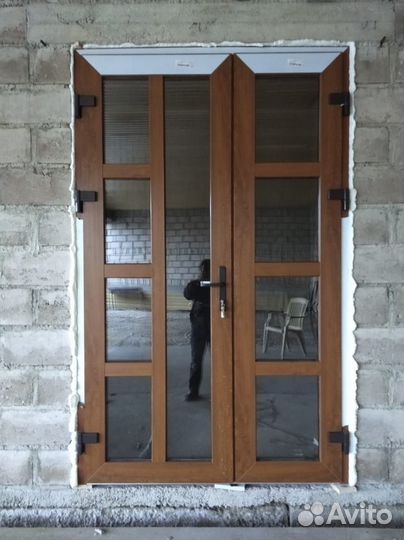 Пластиковая дверь в рассрочку