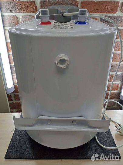 Электрический водонагреватель Edisson ES 30 V