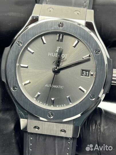 Часы Hublot Classic Fusion 38mm 565.NX.7071.RX
