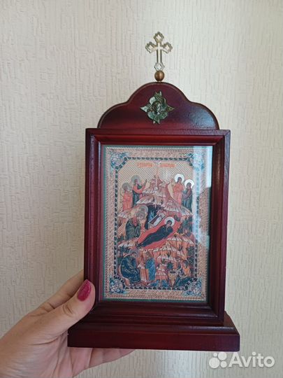 Икона в киоте