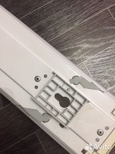 Светильник и лампы люминисцентные