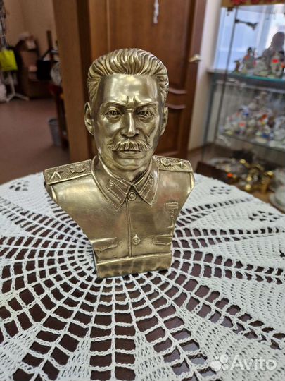 Бюст И.В. Сталина