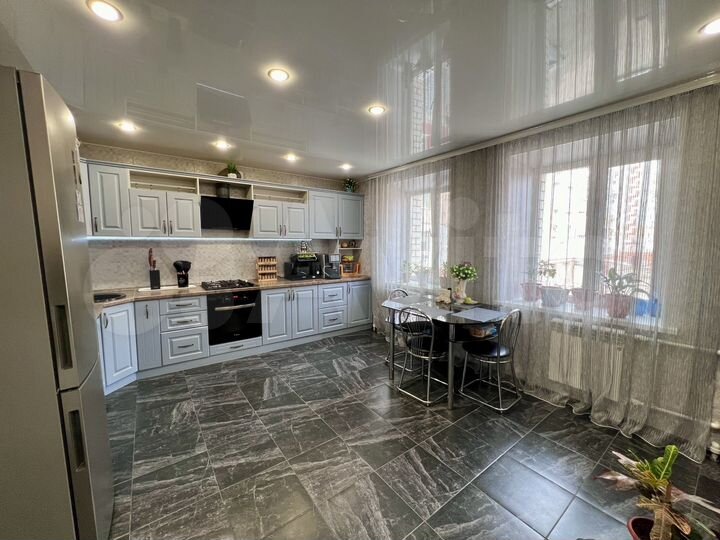 3-к. квартира, 93,2 м², 2/10 эт.