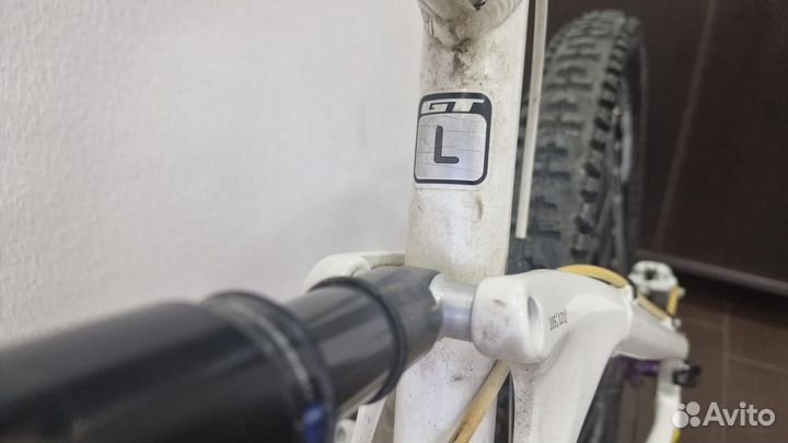 Велосипед горный GT двухподвес