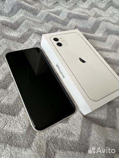 Телефон iPhone 11
