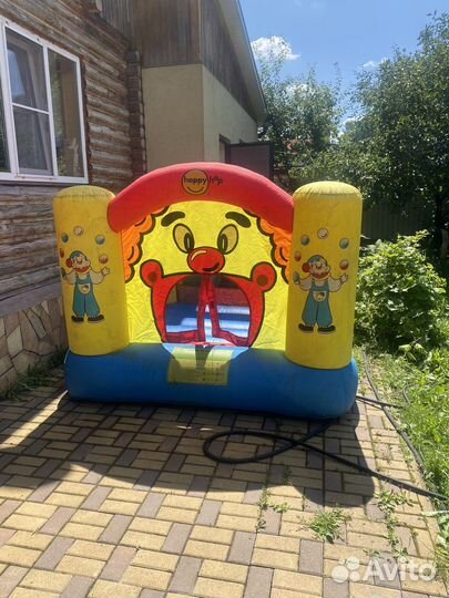 Батут надувной