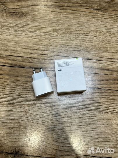 Зарядка на iPhone 20w