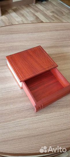 Шкатулка для украшений