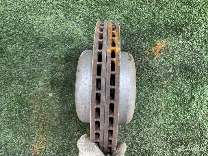 Диск тормозной передний Bmw 5 F10 N20B20 2011