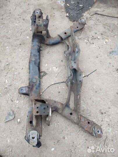 Задний подрамник Vw Tiguan 1