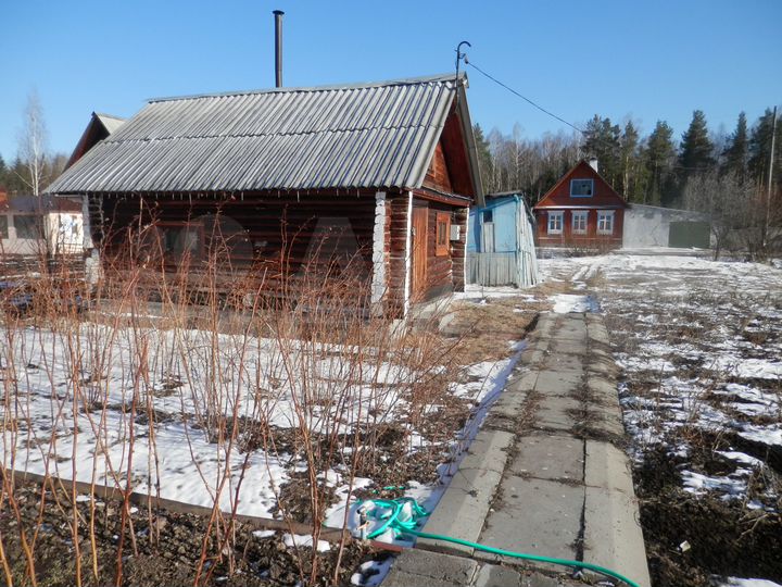 Дача 12 м² на участке 6 сот.