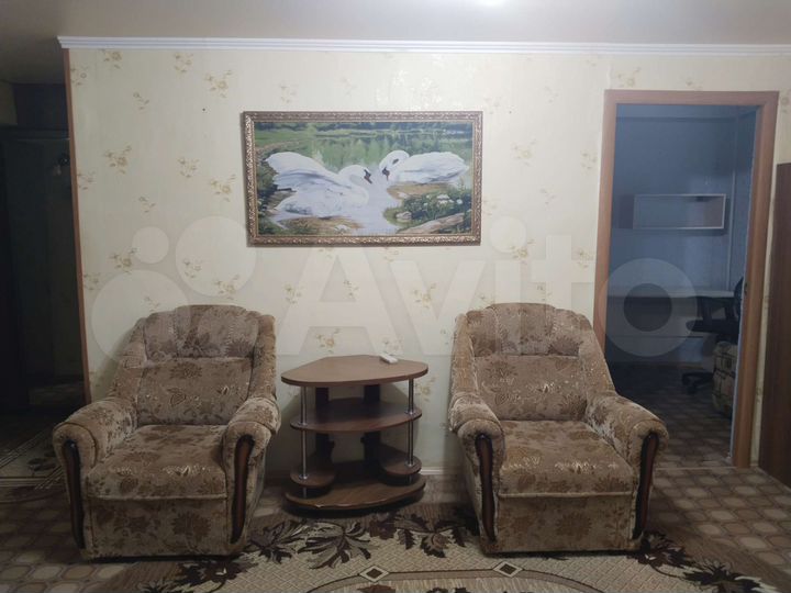 3-к. квартира, 57 м², 1/4 эт.