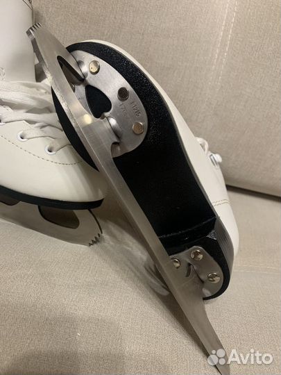 Коньки фигурные 31 размер
