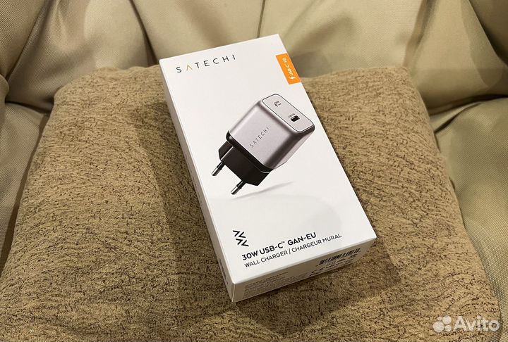 Бзу Satechi USB-C Wireless Charging Apple AirPods