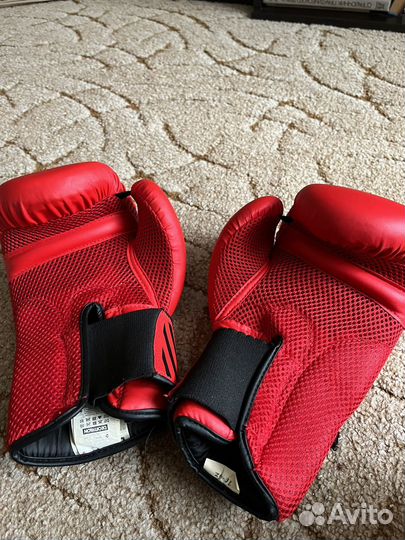 Боксёрские перчатки 10-oz