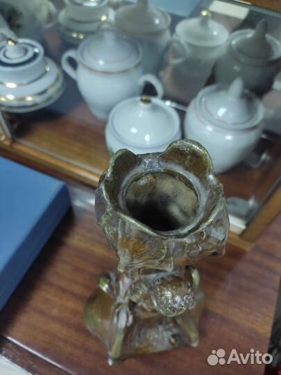 Ваза бронза