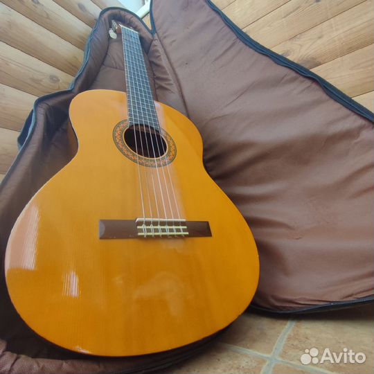Классическая гитара Yamaha C40