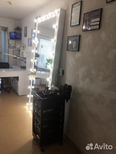 Зеркало,стол маникюр,стол макияжный, мойка и т.д
