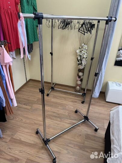 Стойка для одежды, вешалки