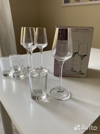 Бокалы и стопки